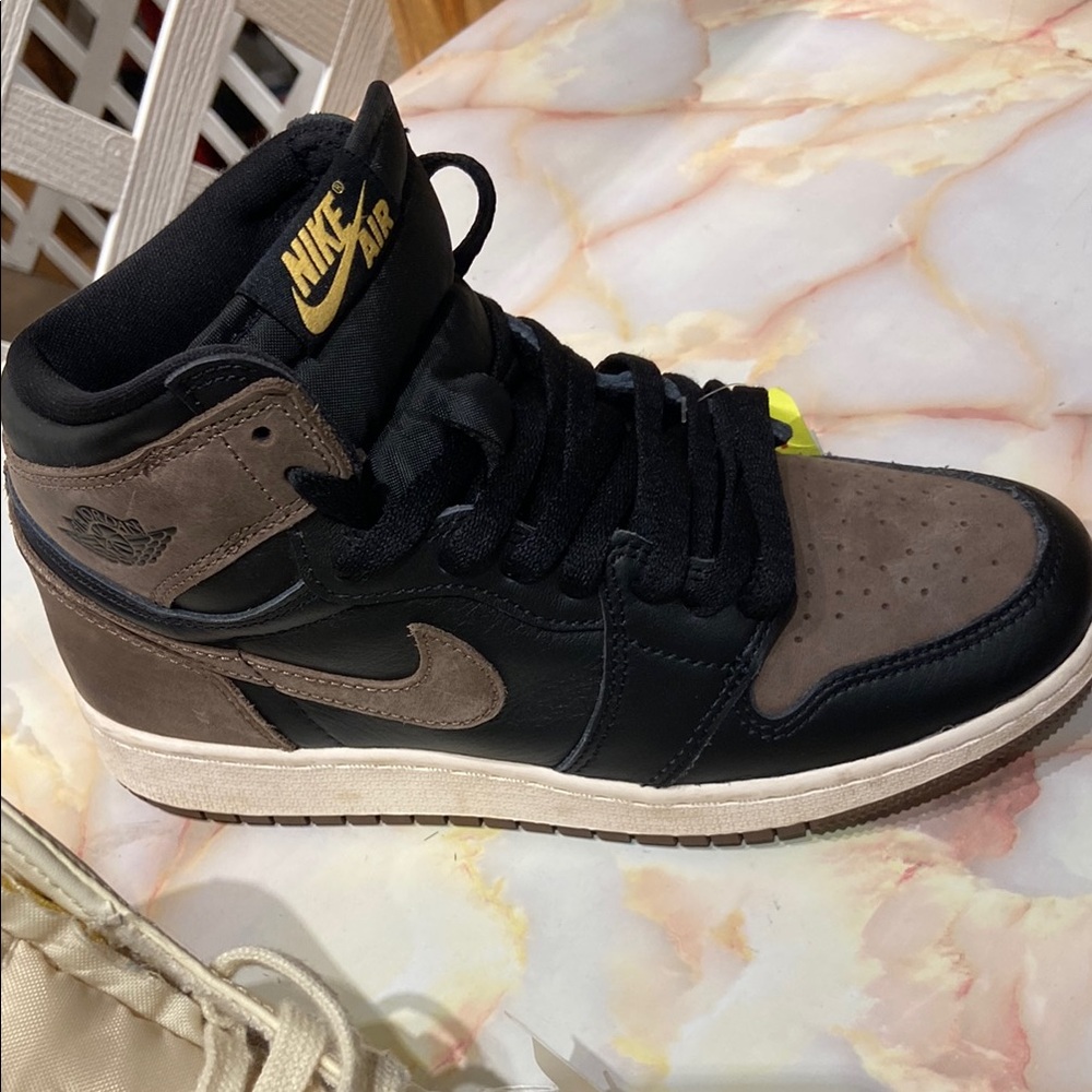 Nike Black and Brown Sneakers Classic Design